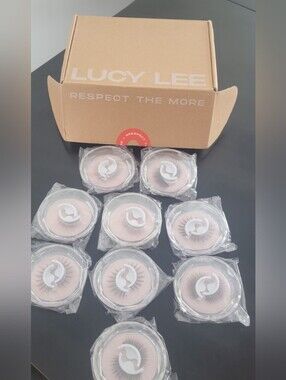 LUCY LEE Reusable Self-Adhesive Eyelashes